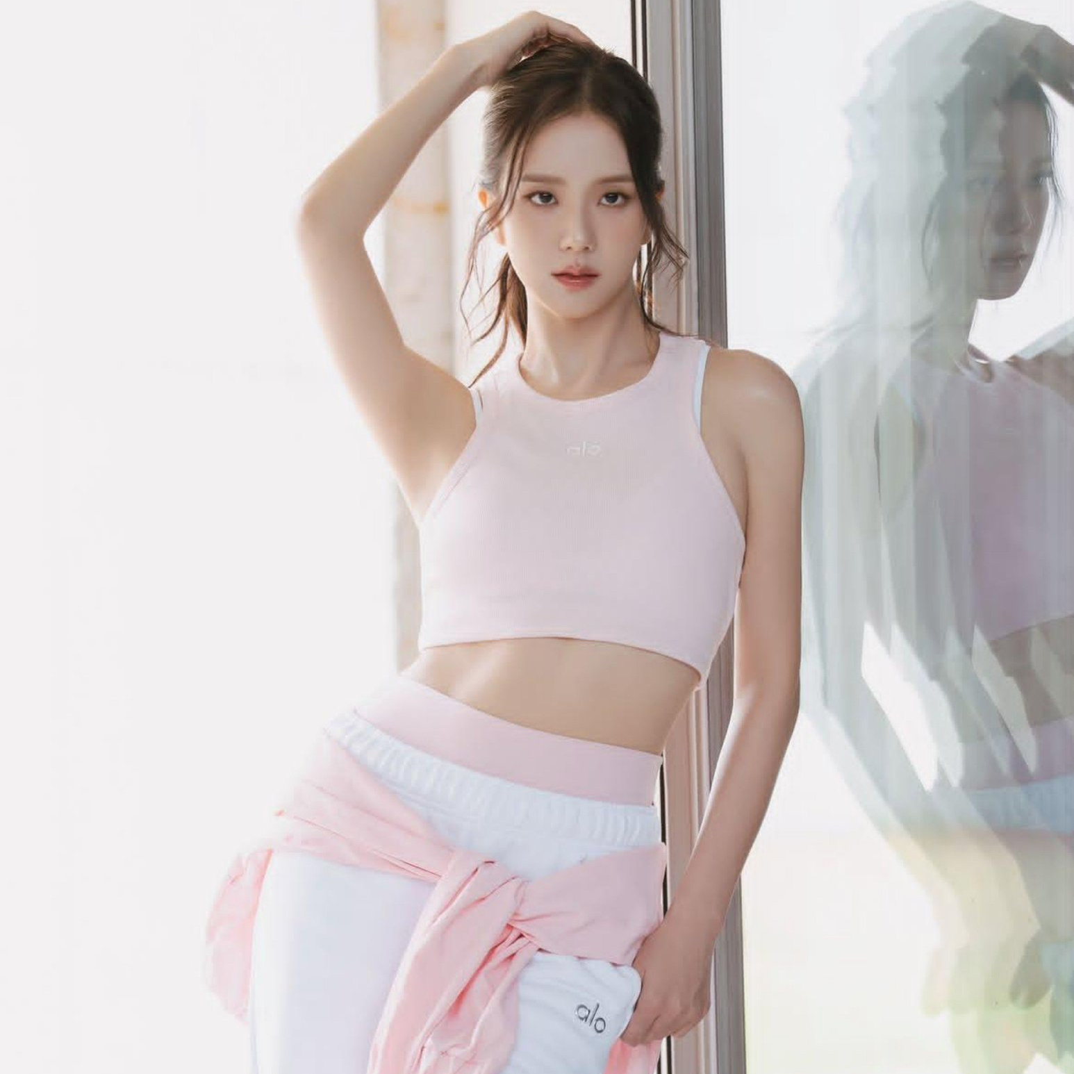 Behind-the-scenes cut of Jisoo (1995)