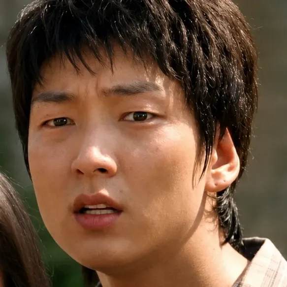 Latest photo of Lee Joongi