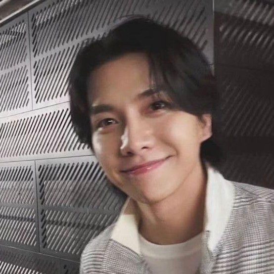 Foto kegiatan terbaru dari Lee Seunggi