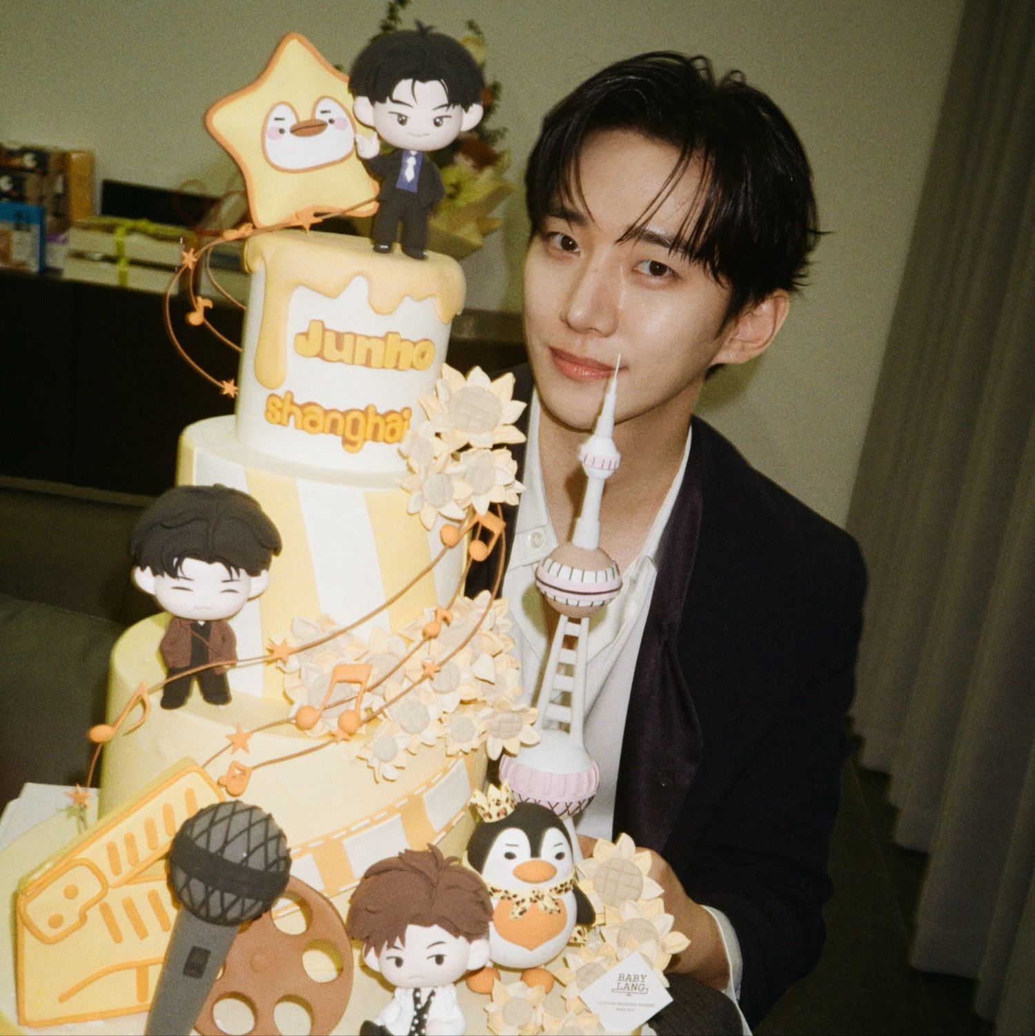 Cuplikan di balik layar dari Lee Junho