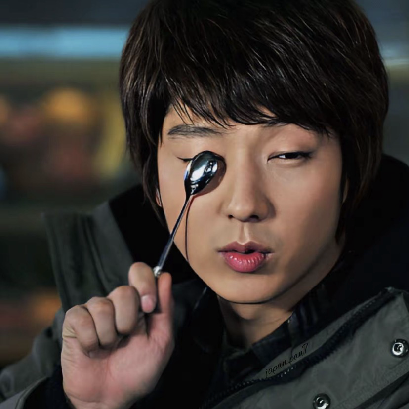 Behind-the-scenes cut of Lee Joongi