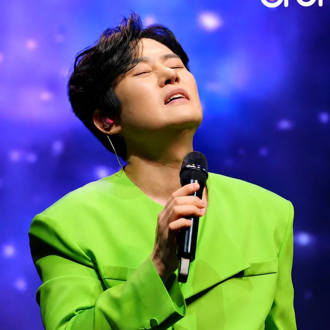 Behind-the-scenes cut of Kang Moonkyung