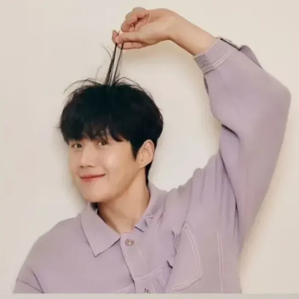 Foto kegiatan terbaru dari Kim Seonho
