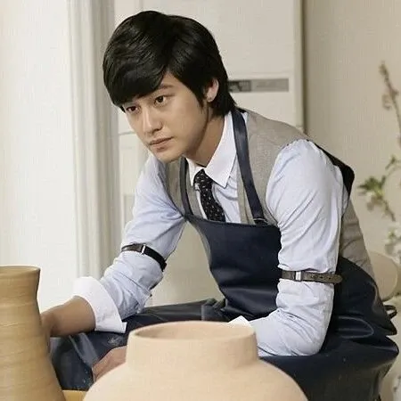 Recent activity shot of Kim Bum