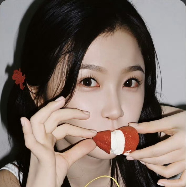 Behind-the-scenes cut of Esther Yu