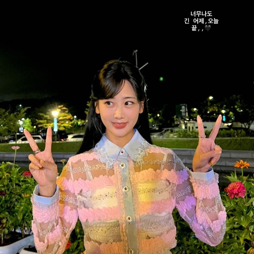 Behind-the-scenes cut of Kang Hyeyeon