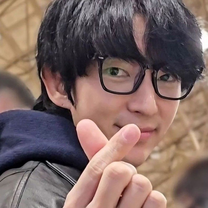 A moment captured by a fan of Lee Joongi