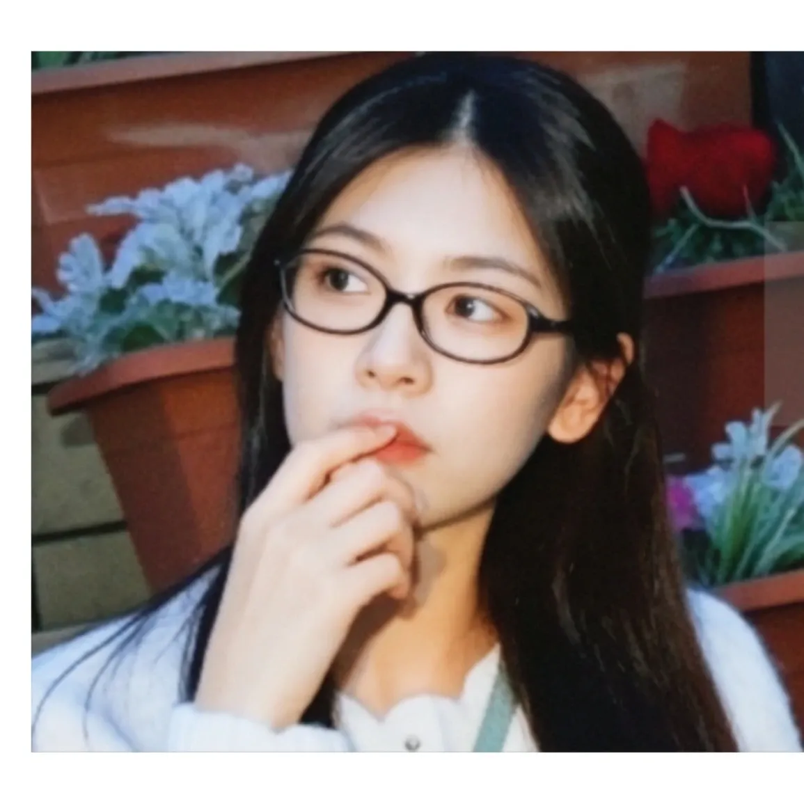 Behind-the-scenes cut of Jung Somin