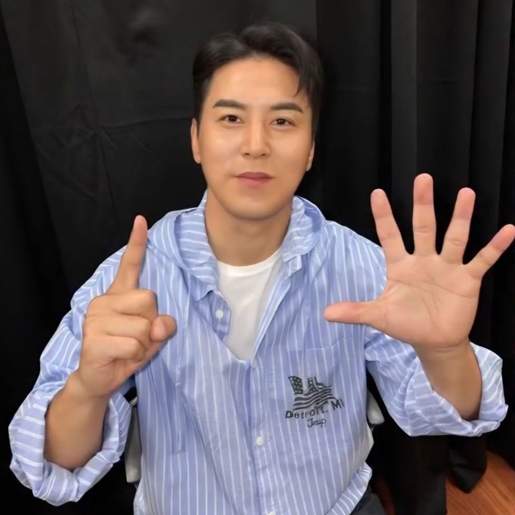 Recent activity shot of Jang Minho