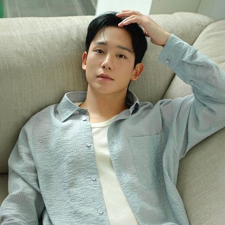 Latest photo of Jung Haein