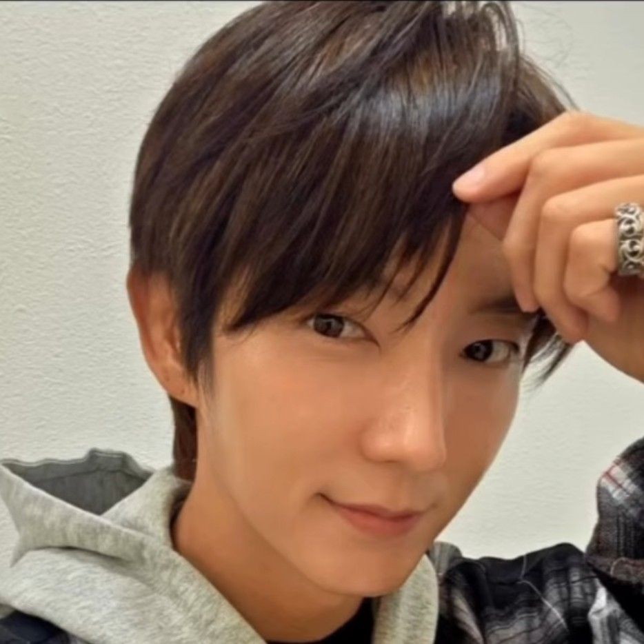 A moment captured by a fan of Lee Joongi