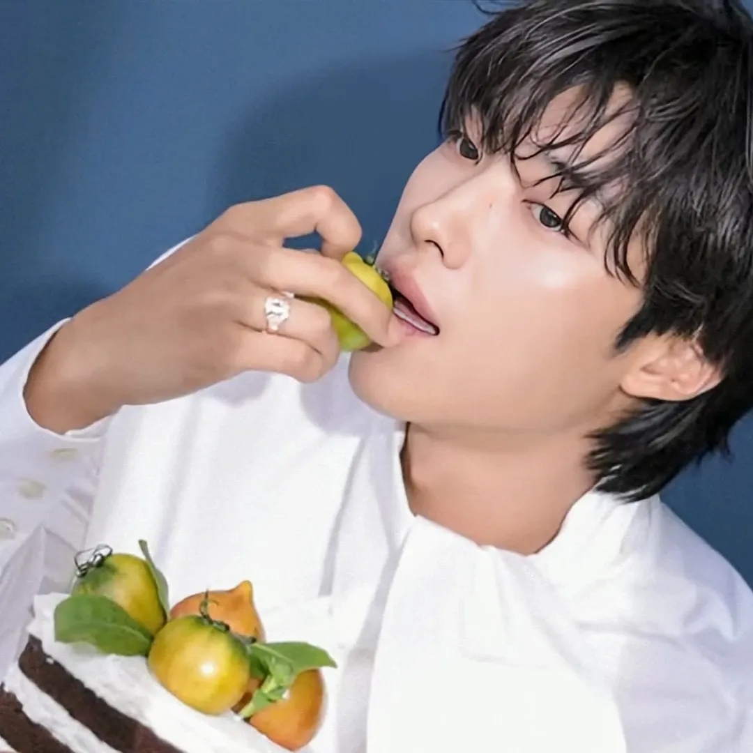 A moment captured by a fan of Woo Dohwan