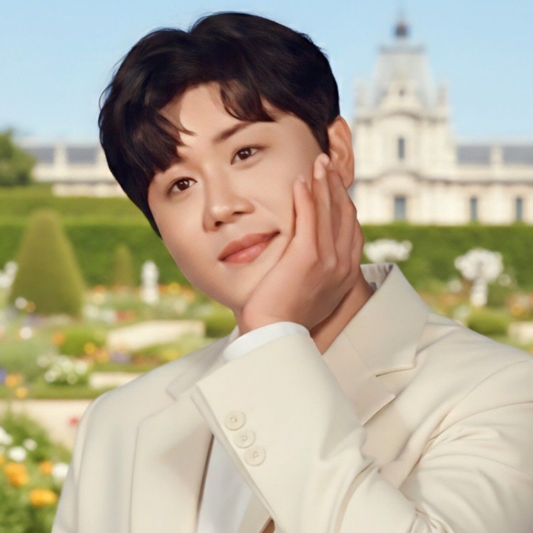 チン・ヘソンの最近の活動ショット