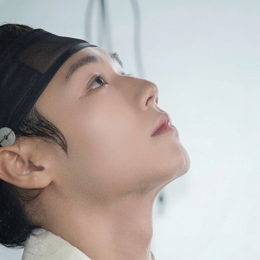 Behind-the-scenes cut of Park Jihoon