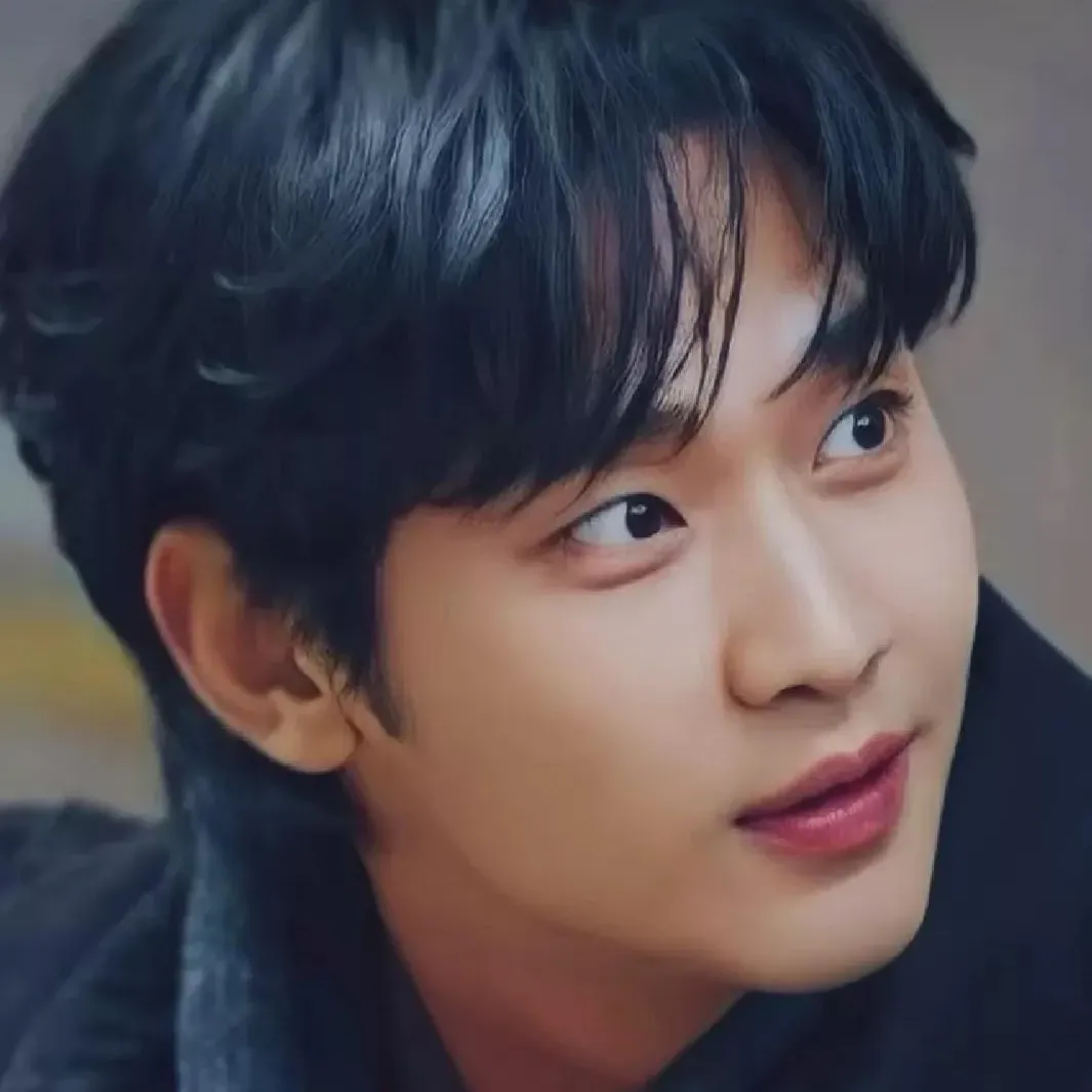 キム・スヒョンの最近の活動ショット