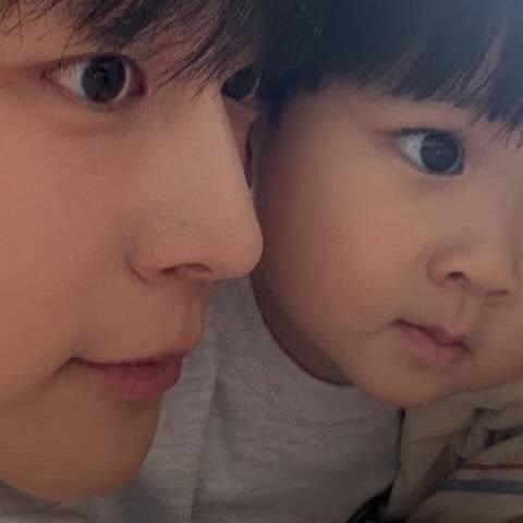 Behind-the-scenes cut of Bae Inhyuk