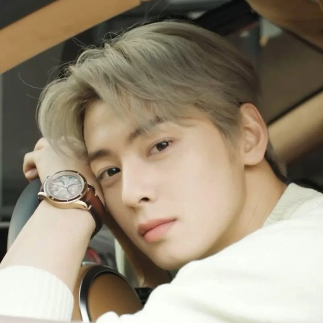 Latest photo of Cha Eunwoo