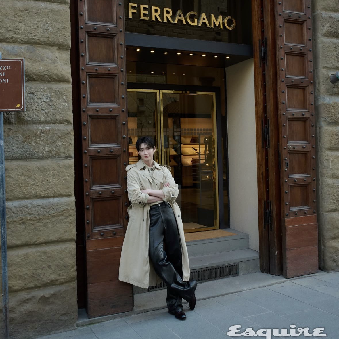 Behind-the-scenes cut of Lee Jongsuk