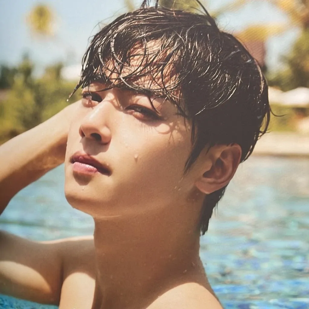 A moment captured by a fan of Cha Eunwoo