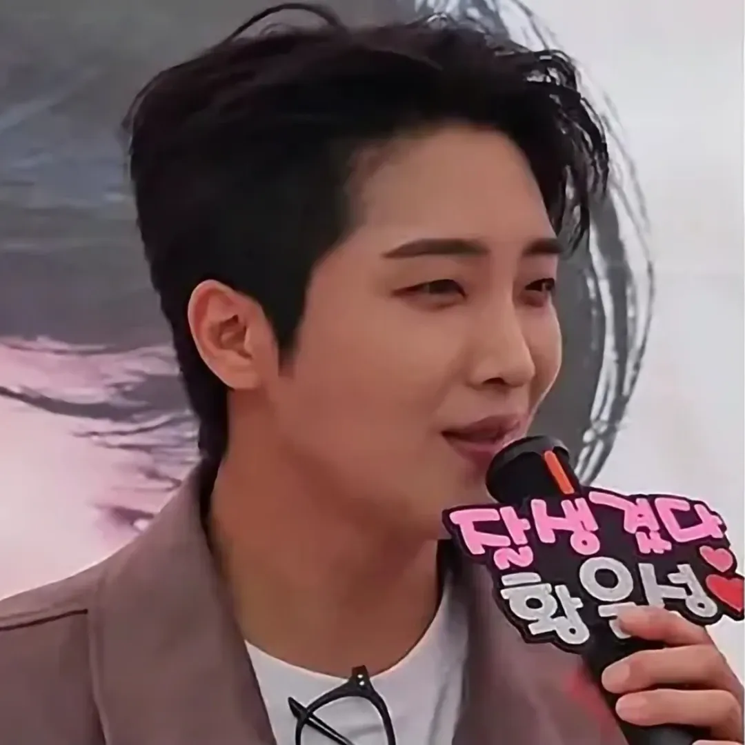 Latest photo of Hwang Yunsung
