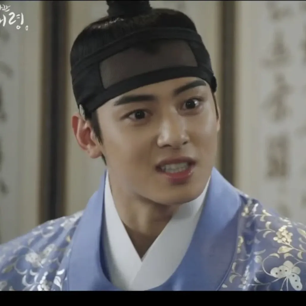 Latest photo of Cha Eunwoo