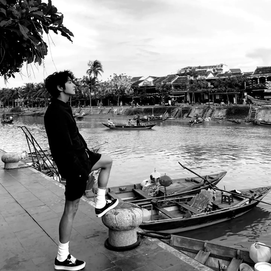 Behind-the-scenes cut of Lee Joongi