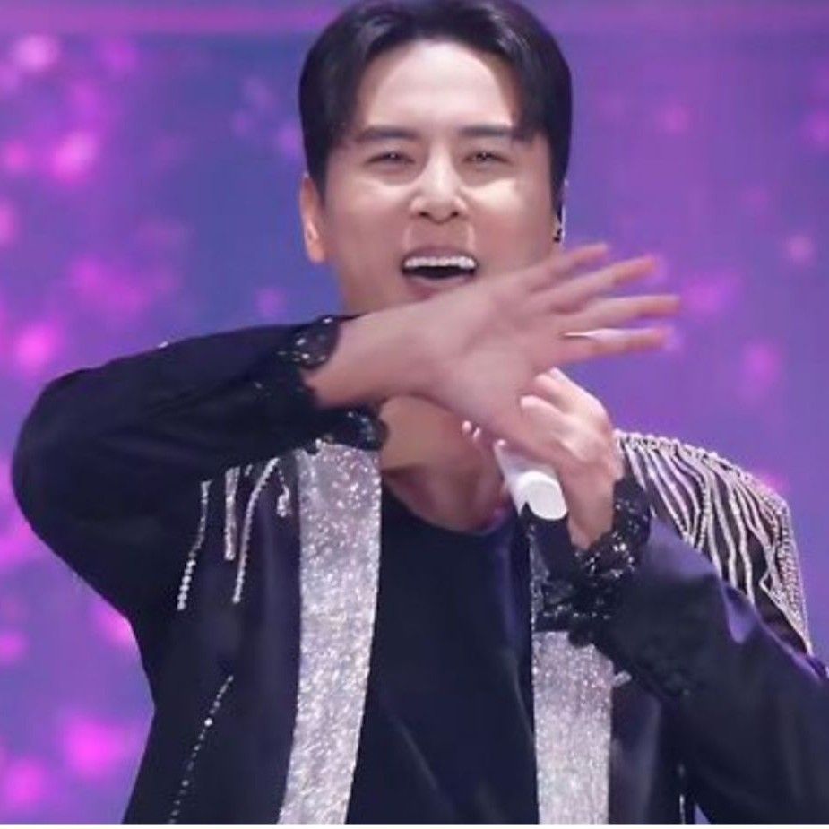 チャン・ミンホの最近の活動ショット