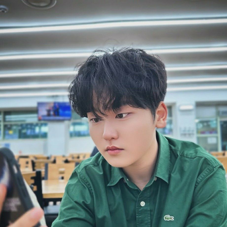 Recent activity shot of Park Sungon