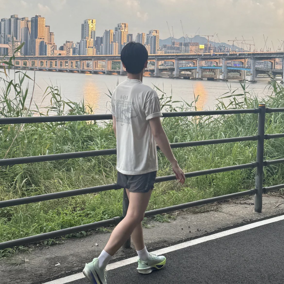 Behind-the-scenes cut of Yoon Soyang