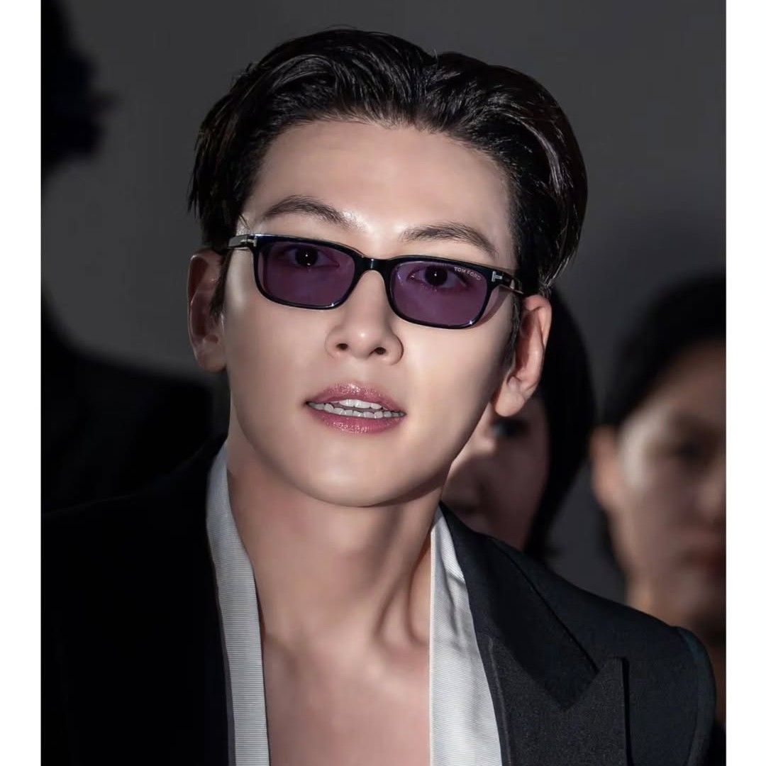 粉丝拍下的池昌旭瞬间