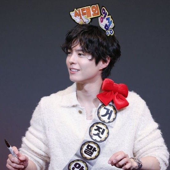 Behind-the-scenes cut of Park Bogum