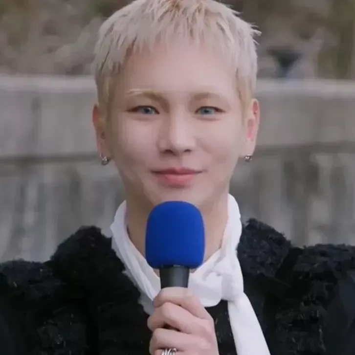 A moment captured by a fan of Key