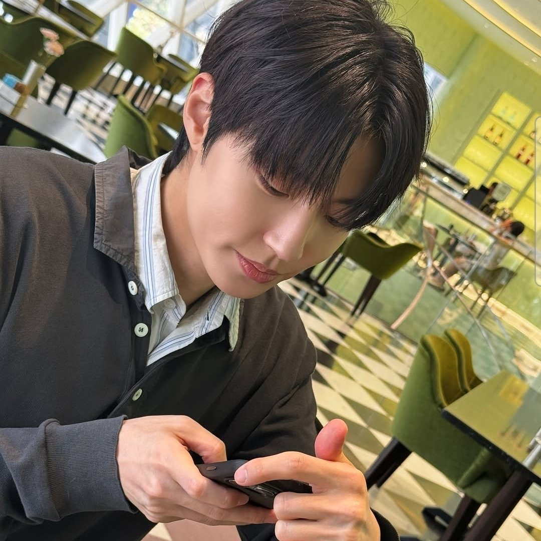 황인엽 최근 활동샷