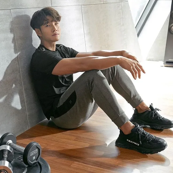 Recent activity shot of Kim Jongkook