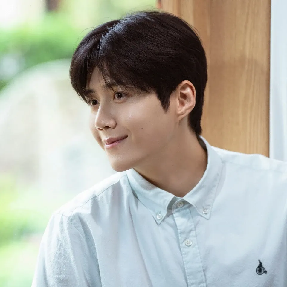 Behind-the-scenes cut of Kim Seonho