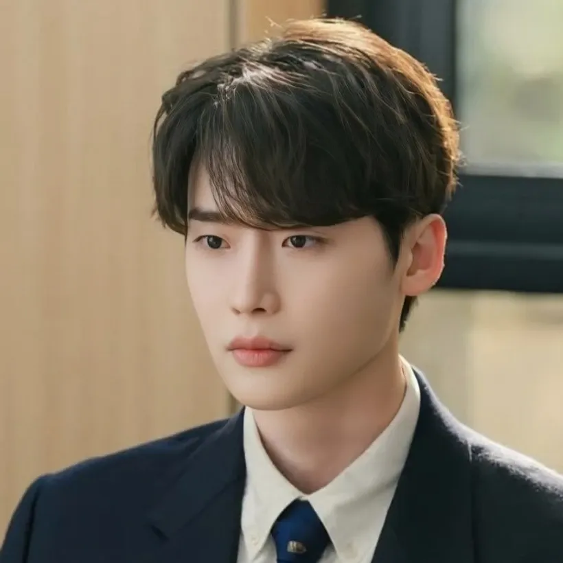 A moment captured by a fan of Lee Jongsuk