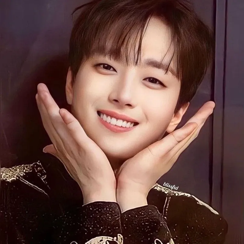 粉丝拍下的李灿元瞬间