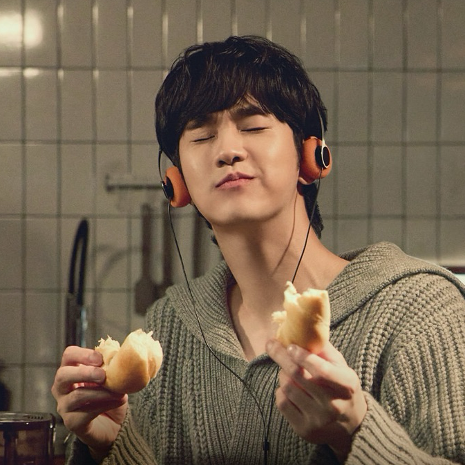 Recent activity shot of Kim Soohyun
