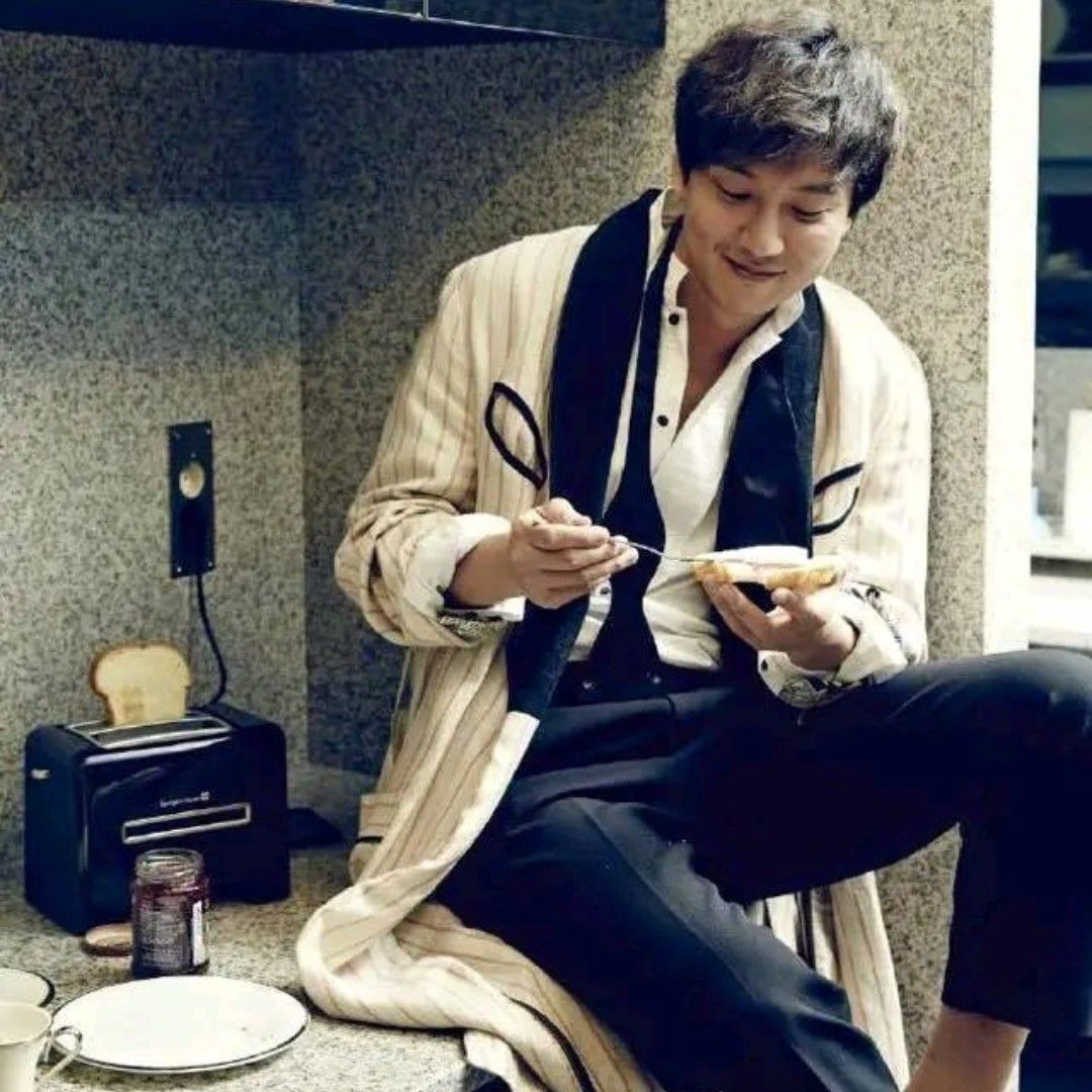 Recent activity shot of Kim Namgil