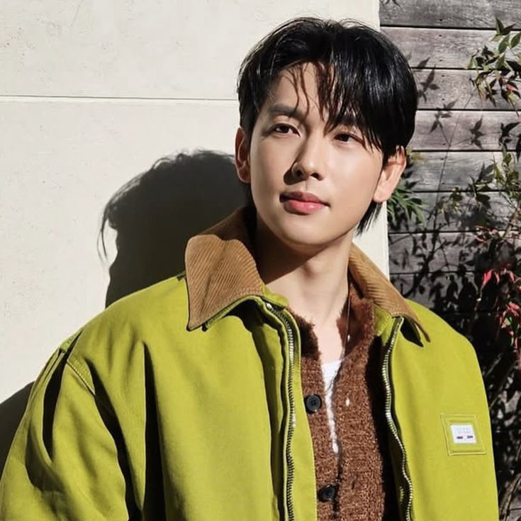 Behind-the-scenes cut of Yim Siwan