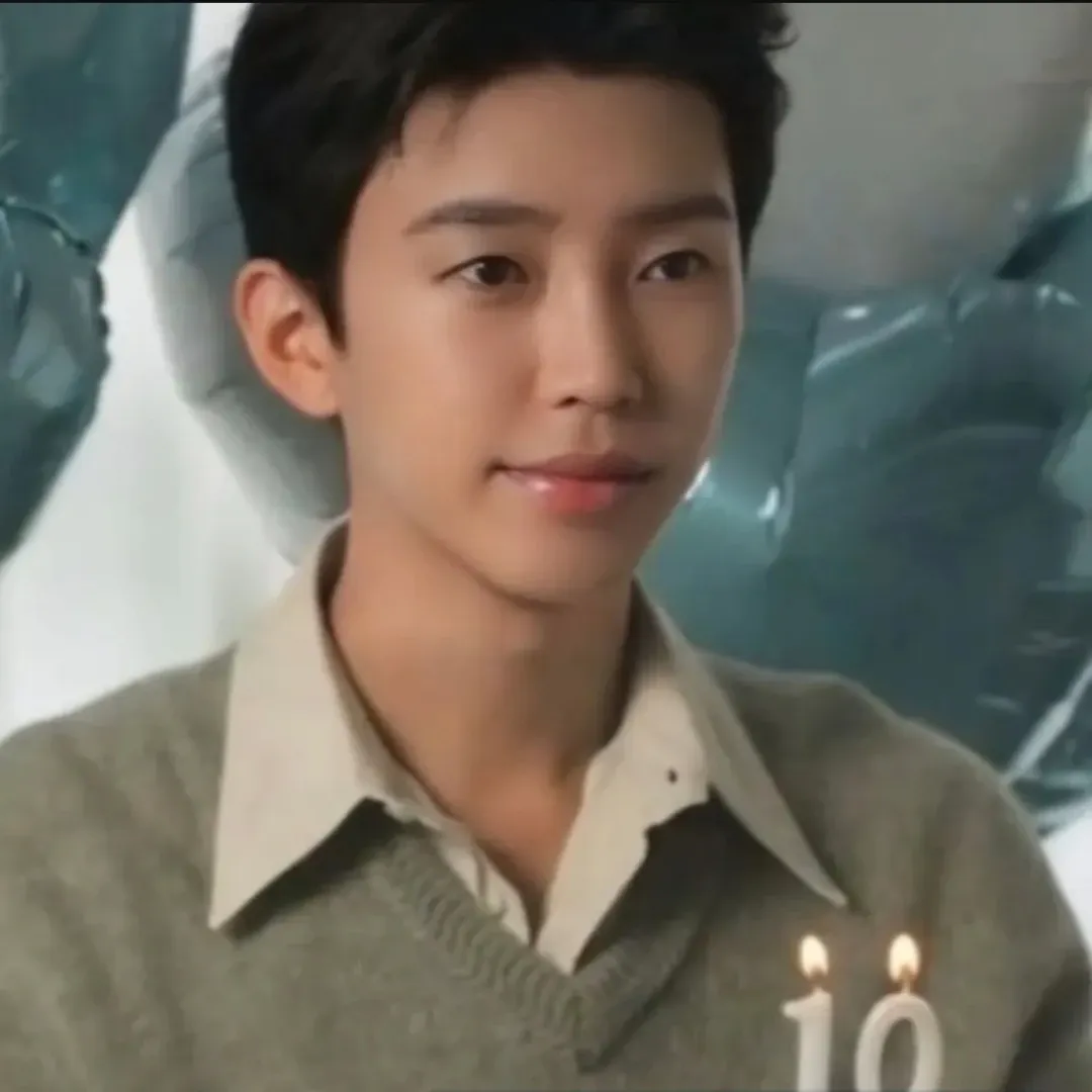 Foto terbaru dari Lim Youngwoong