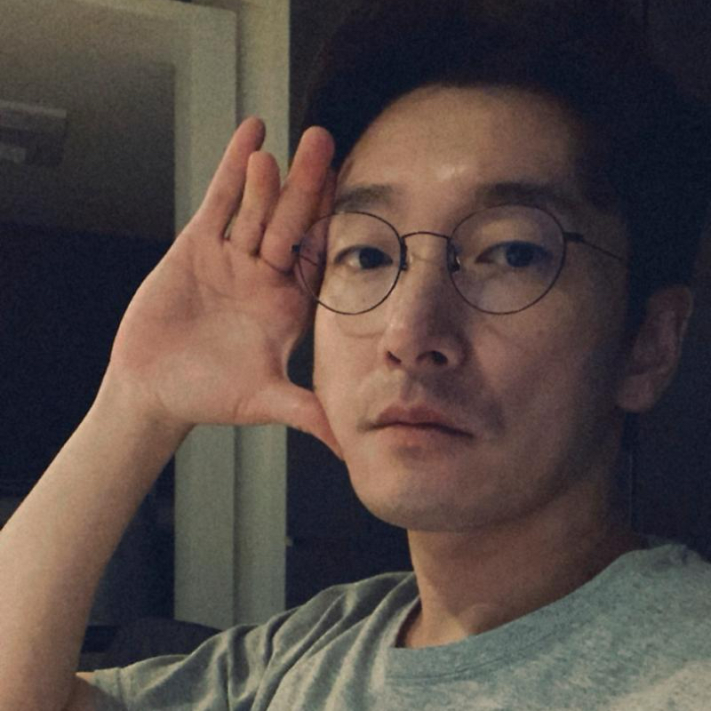 Behind-the-scenes cut of Cho Seungwoo 