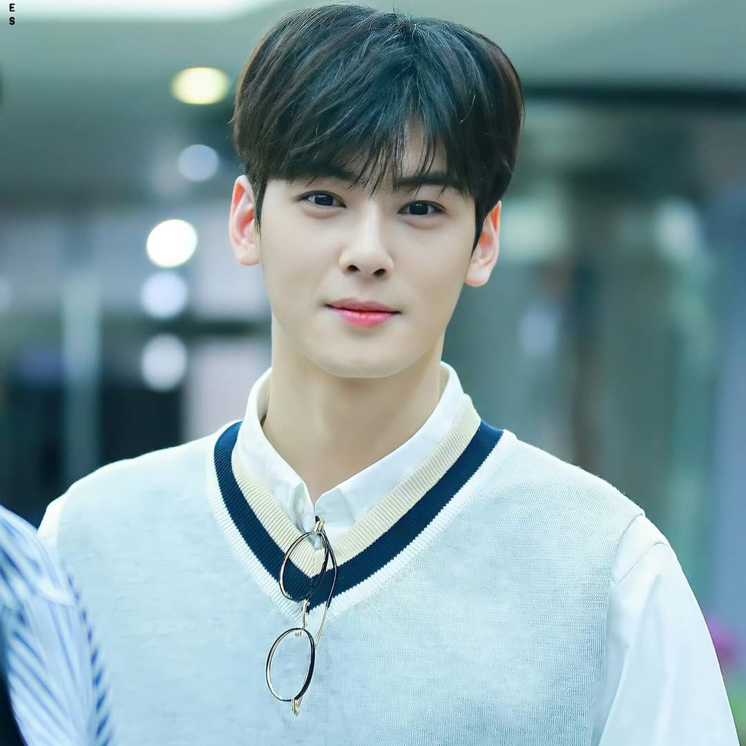 Latest photo of Cha Eunwoo