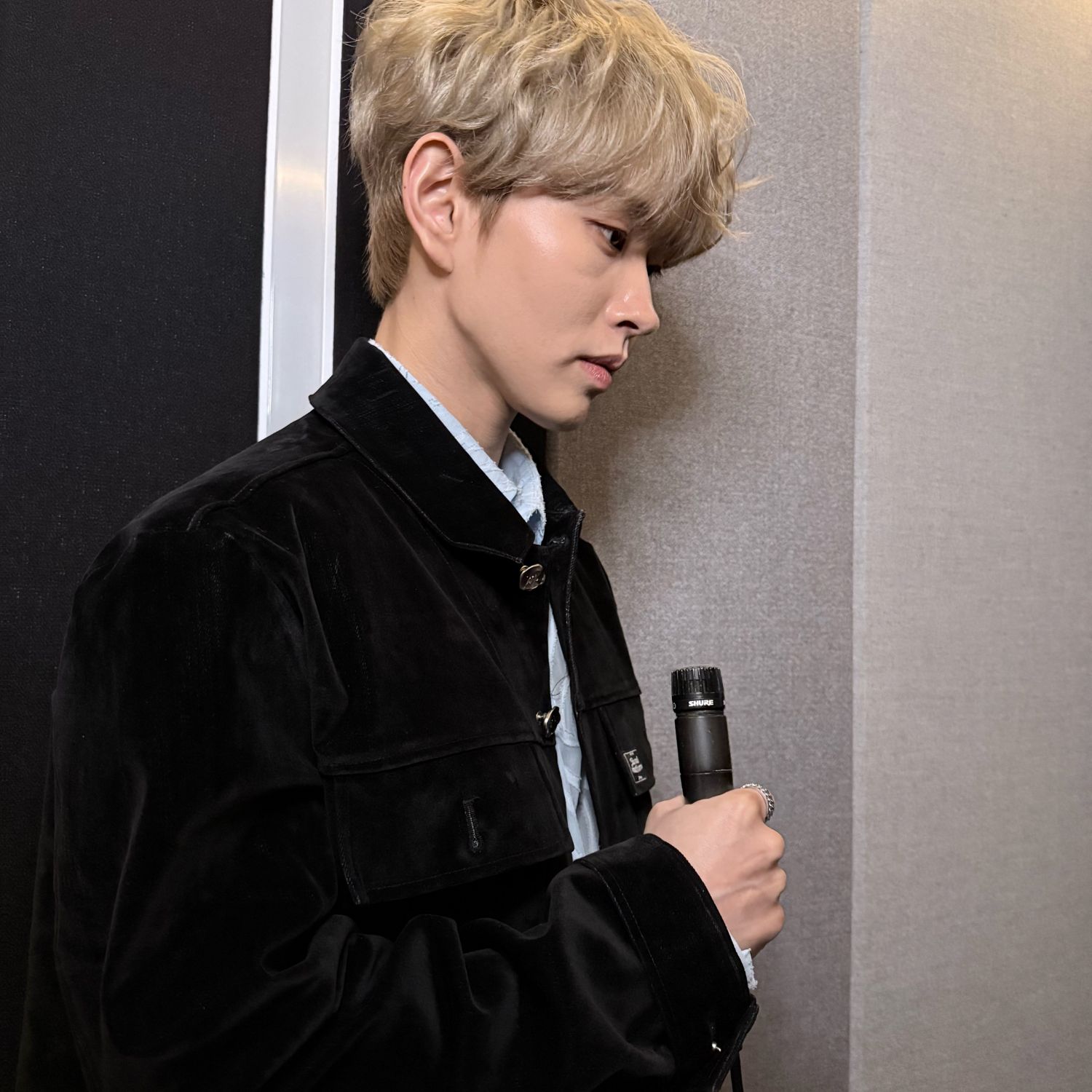 Behind-the-scenes cut of Lee Byeongchan