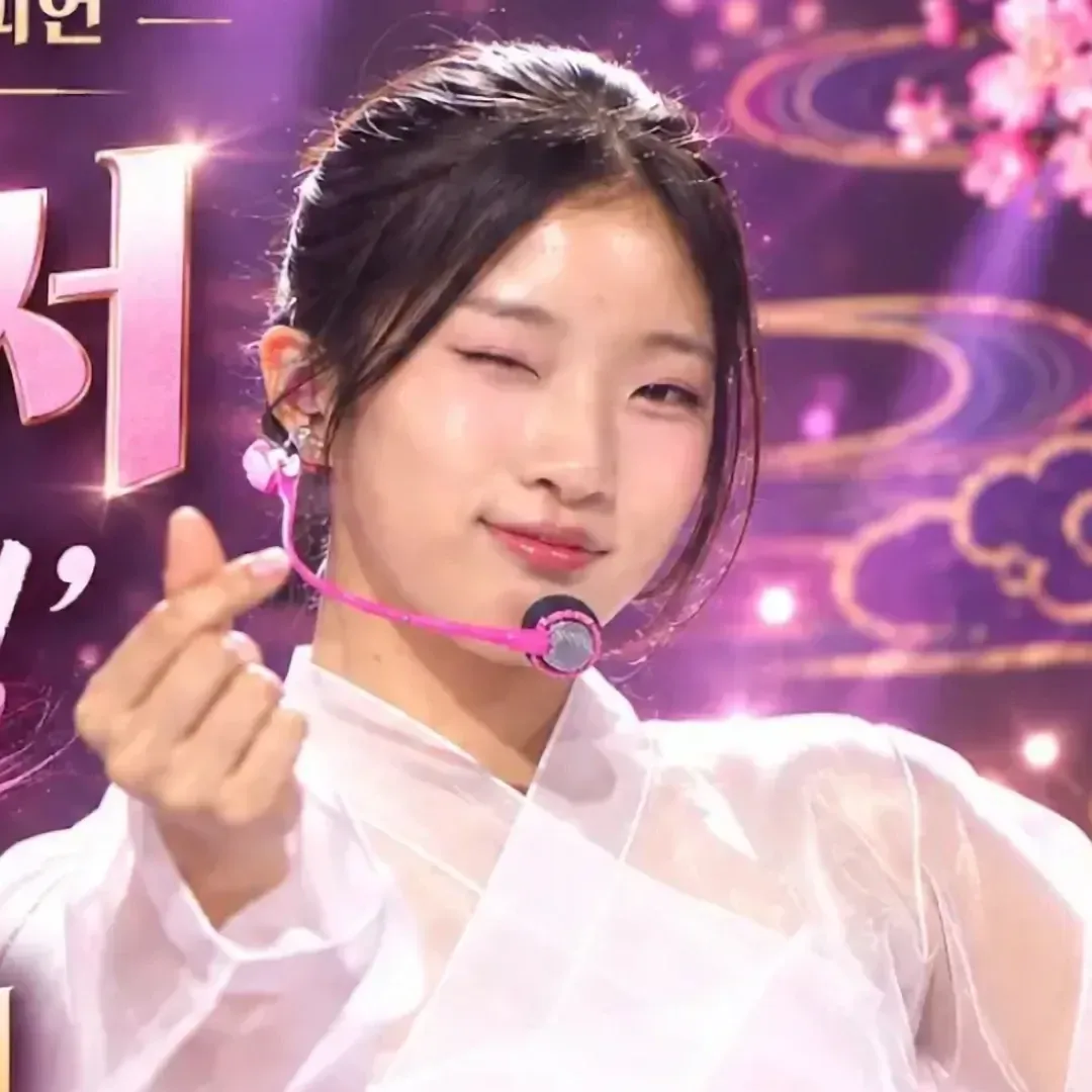 Behind-the-scenes cut of Bin Yeseo
