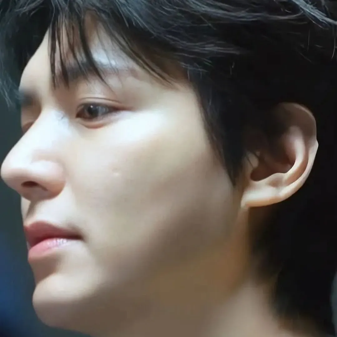 Recent activity shot of Lee Minho