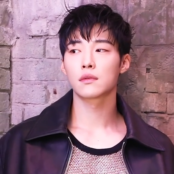 Behind-the-scenes cut of Woo Dohwan