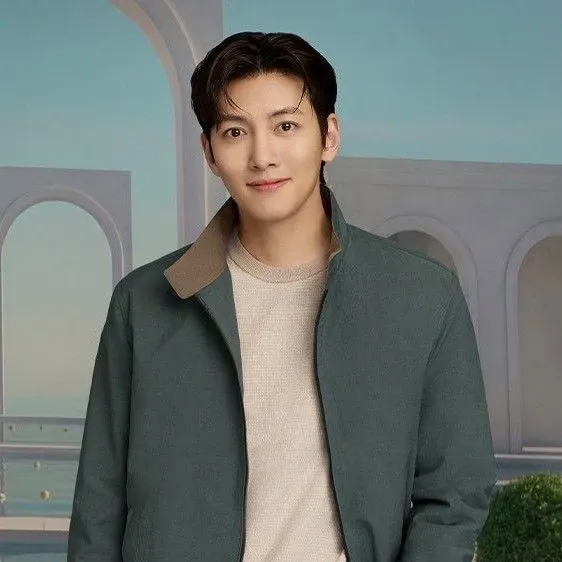 Behind-the-scenes cut of Ji Changwook