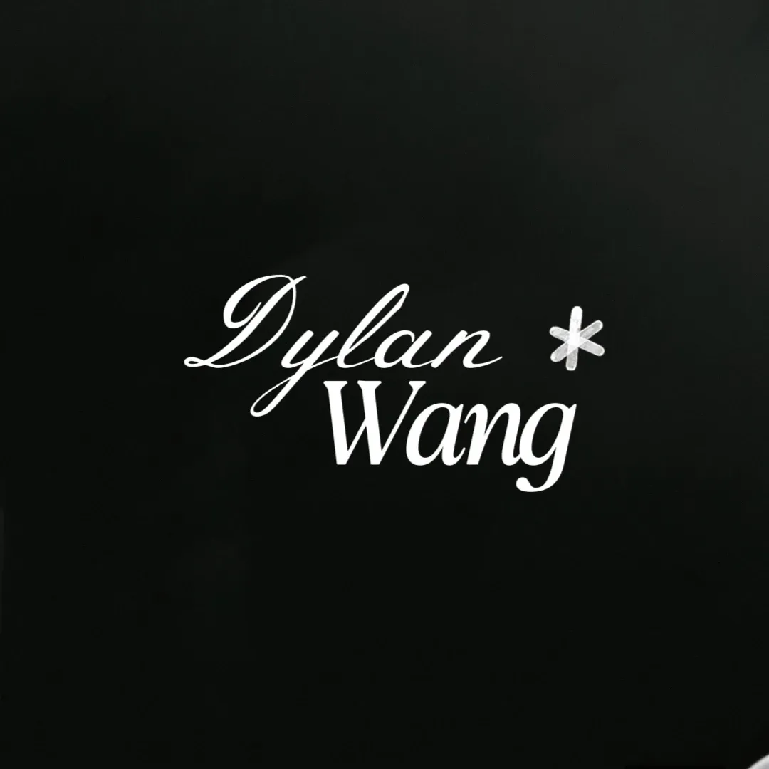 A moment captured by a fan of Dylan Wang