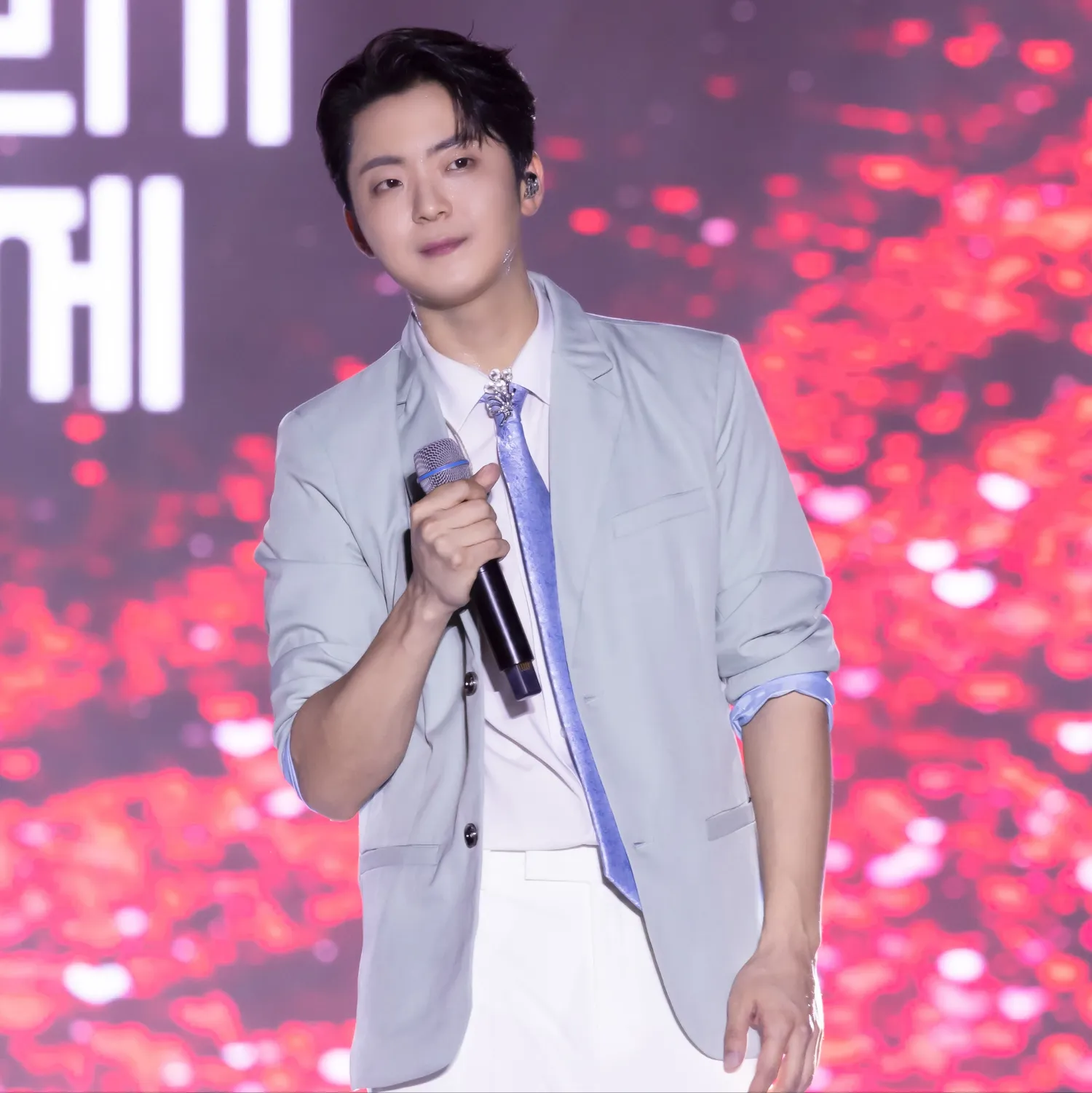 Behind-the-scenes cut of Park Minsu